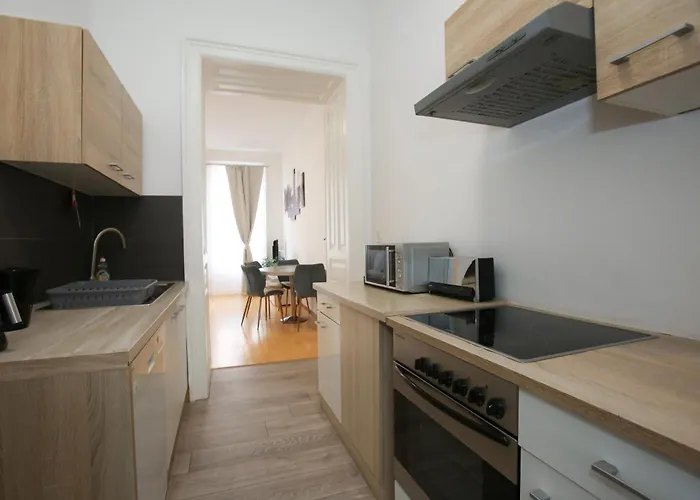 Apartamento Downtown Bliss Modern Retreat With Free Parking And Fast Internet 600 Mbits *