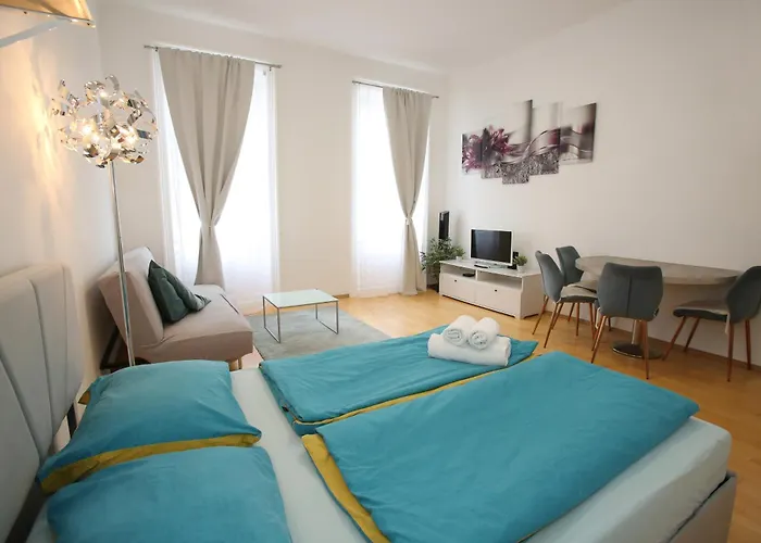 Downtown Bliss Modern Retreat With Free Parking And Fast Internet 600 Mbits