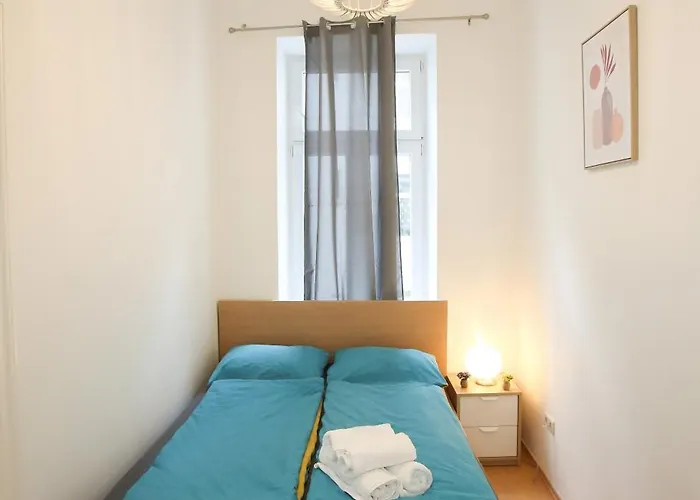 Apartamento Downtown Bliss Modern Retreat With Free Parking And Fast Internet 600 Mbits